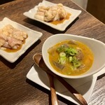 和牛ホルモン一頭買い うしはち - モツ煮・シマチョウ・白ホルモン