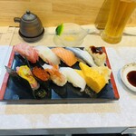 立喰い寿司 鮨處八千代 新宿三丁目店 - 