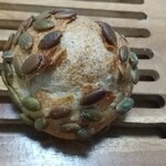 PAN SECT - かぼちゃの種のカンパーニュ