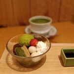 京都石塀小路豆ちゃ - 京生麩の冷やしぜんざい