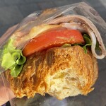 ザ シティ ベーカリー - BLTクロワッサンサンド