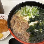 きっちょううどん - 肉うどん+ワカメ、いなり