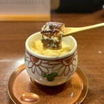 どぜう・四季料理 やぶや - 茶碗蒸しの中には肉厚の鰻がゴロゴロ入ってるし、こんなの幸せすぎるでしょ♪(●´д｀●´д｀●´д｀●)♡