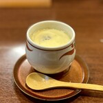 どぜう・四季料理 やぶや - 鰻茶碗蒸し（¥780税込）
      ミシュラン☆の祇園の京割烹、梨吉で修行した大将のお出汁は鰹と昆布、これがもう最っ高！！