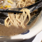 三田製麺所 - この細めの麺、パツパツしすぎておらず、味も大好きです