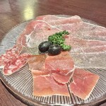 和牛をクラフトビールでたしなむ ミートマフィア - 