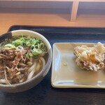 桃山亭 マスカット店 - 肉うどん（並）680円
                                とり天 180円
                                いなり1個 110円