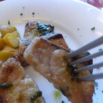 カーザ ドルチェ カーザ - 本日の魚(ワラサ)のムニエル バジルソース