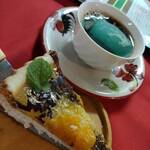 わらびなー - ￥250＿みかんとカカオとココナツのパンケーキ1CUT