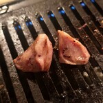 手作りホルモン焼　ぶたさま - タンモト