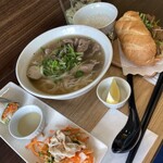 BANH MI XIN CHAO 所沢店 - 