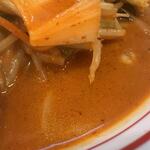 蒙古タンメン中本 - ゴモミの奥深い味わいのスープ