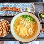 沖縄そば茶屋 謝花家 一 - 料理写真: