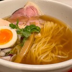 拳ラーメン - 京鴨とノドグロ煮干そばチョイ横から
