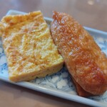 登美 - 料理写真:卵焼き（冷）とわさびいなり