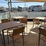 RAKURA COFFEE - 開放的なテラスが素敵