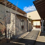 川畑 - 店舗出入口