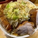 五味五香 - 量が量で麺が全く見えません（笑）