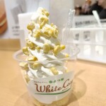 ミルク&パフェ よつ葉ホワイトコージ - 