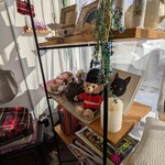 T Room Cafe - 英国ぽいディスプレイ