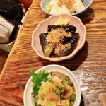 魚～ずまん - 牛スジポン酢、秋ナスの煮びたし、自家製チーズ