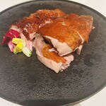 中国飯店 富麗華 - 名古屋コーチンパリパリ皮とジュワのコントラスト！