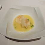 中国飯店 富麗華 - エビプリプリトロリバターソースです