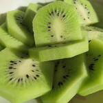 産直市場 よってって - 料理写真:キウイ