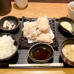やきとり宮川 - 白い唐揚げ定食