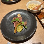 鉄板焼 九九 - ・黒毛和牛のサーロインステーキ
      ・〆のガーリックライス