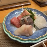 四季亭 - 刺身小盛り(天然とらふぐ、あかいか、真あじ、本まぐろ、天然ぶり)