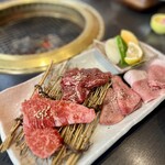 炭火焼肉 上杉 郡山店 - 