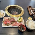 炭火焼肉 上杉 郡山店 - 彩ランチ　ライス大