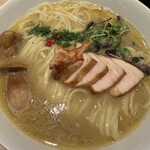 麺屋一燈 - ポルチーニ鶏白湯ラーメン