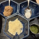 麺屋一燈 - トリュフ塩、デュクセル、バジルソース、パルメザンチーズ