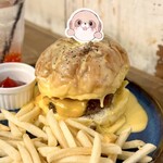 cafe STUDIO - ガーリックチーズメルトバーガー（アップ）