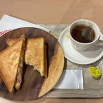 パン工房 クーロンヌ - 料理写真: