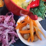 マンマ ヴィヴァーチェ - ゆかり切り干し大根、人参柑橘サラダ