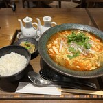ニユートーキヨー 華琳 - 酸辣湯麺 ¥950＋小ご飯 ¥100（価格は訪問時）