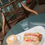 イデーカフェ パルク - 素敵な木の椅子