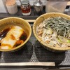 なぜ蕎麦にラー油を入れるのか。 秋葉原2号店