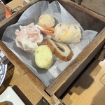 砂丘センター 見晴らしの丘 - かに焼売、かに団子、かに爪団子、かに竹輪、かにさつま揚げ