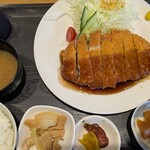 友食 - ロースかつ定食