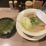 鶏そば かぐら屋 西新宿店 - 
