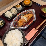 お食事処 よしおか - カレイ煮つけ