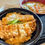 かつ庵 - 料理写真:かつ丼 とん汁（大） 920円