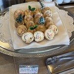 レストラン ヴァロリス - バゲットのロールサンド「クリスマススタイル」