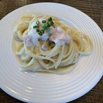 レストラン ヴァロリス - スモークサーモンのクリームパスタ