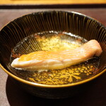 膳処末富 - ●お椀
      金目鯛（銚子）、利尻昆布、白神山地のお水