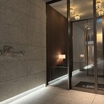 DRIFTWOOD BAR & GRILL (フェアモント東京) - 